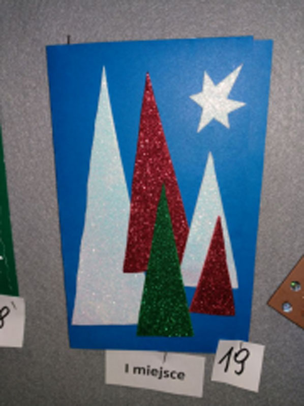 Galeria zawiera 8 zdjęć przedstawiających karki świąteczne.