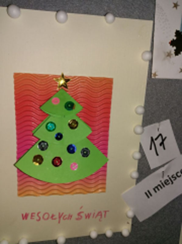 Galeria zawiera 8 zdjęć przedstawiających karki świąteczne.