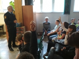 Uczniowie i strażnicy Straży Miejskiej w Rabce