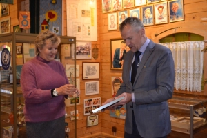 WANDA WIECHA Otrzymała tytuł Przyjaciel Szkoły Uzdrowiskowej za umożliwienie uczniom ZSU w Rabce przebywających na leczeniu sanatoryjnym aktywnego wypoczynku na terenie Parku Rozrywki ,,Rabkoland”.