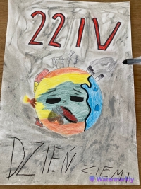 Zdjęcie prezentujące pracę uczniów z okazji światowego dnia ziemi w 2023