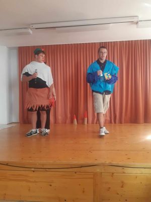 uczniowie na wystąpieniu - Theater for tolerance