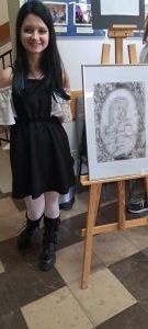 przeglądanie prac dziewczyny